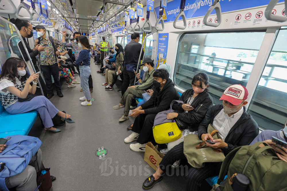 Bayar Tiket untuk Naik MRT Jakarta Hanya Terima Tiga Dompet Digital