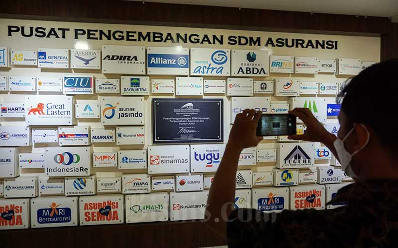Nasabah Disodori Asuransi Saat Membuat SIM, AAUI Dorong Pahami Manfaatnya